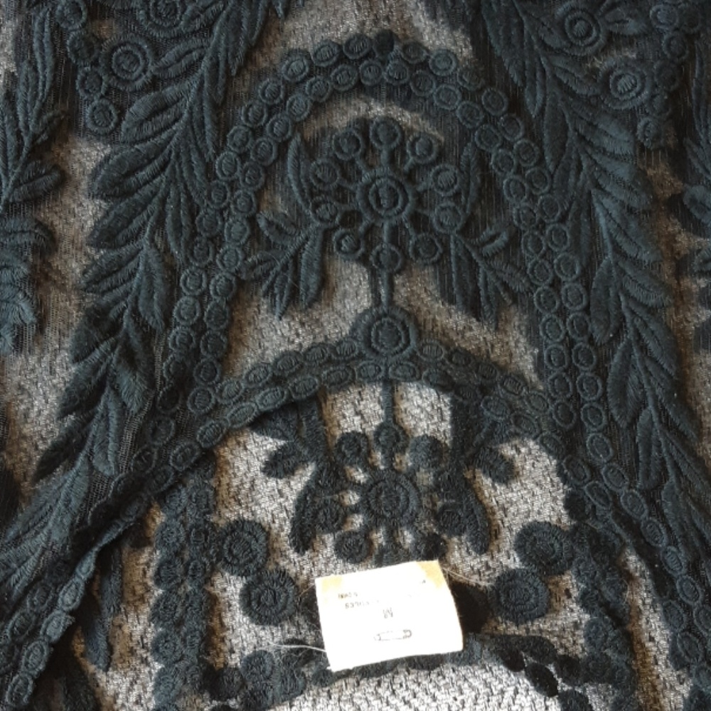 Pins & Needles embroidered black floral tank top M - Picture 6 of 8